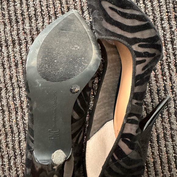 I.N.C Heels. Like new. Only used like 2 or 3 times. Size 7M - Picture 3 of 4